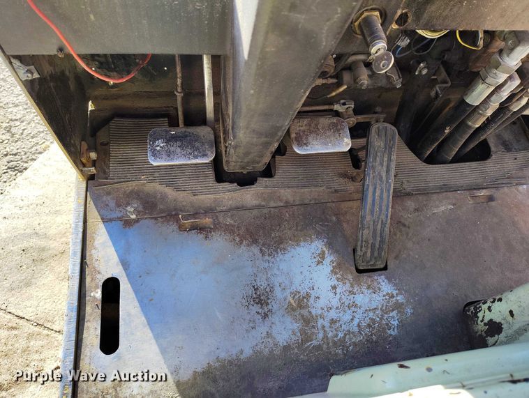 image for item IH9352 Yale GLC040AAJUNAT083 forklift