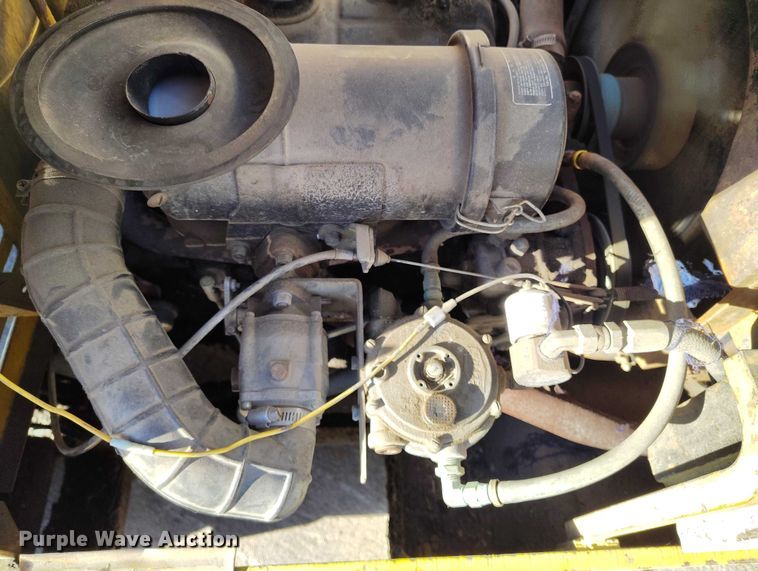 image for item IH9352 Yale GLC040AAJUNAT083 forklift