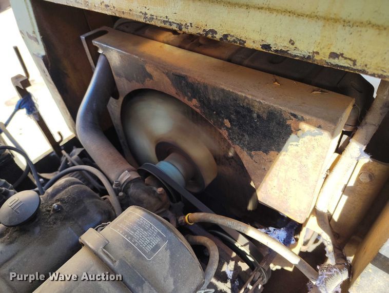 image for item IH9352 Yale GLC040AAJUNAT083 forklift