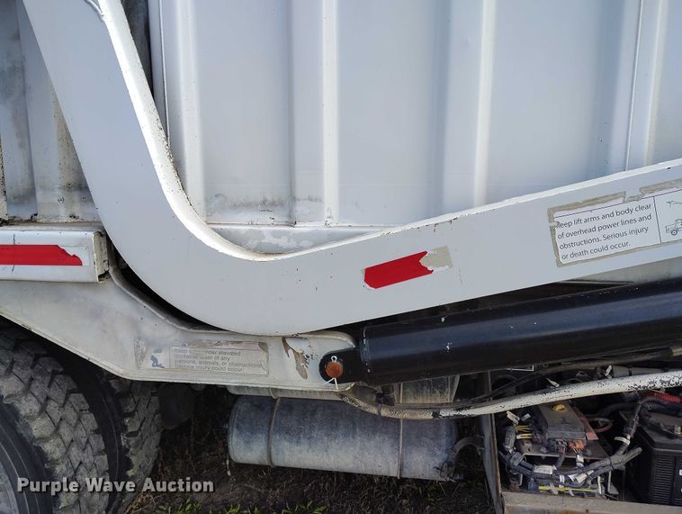 image for item IP9745 2017 Kenworth K370 refuse truck