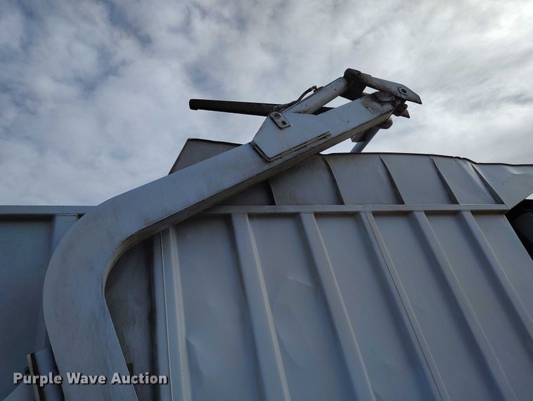 image for item IP9745 2017 Kenworth K370 refuse truck