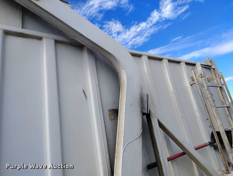 image for item IP9745 2017 Kenworth K370 refuse truck