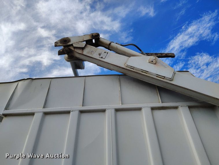 image for item IP9745 2017 Kenworth K370 refuse truck