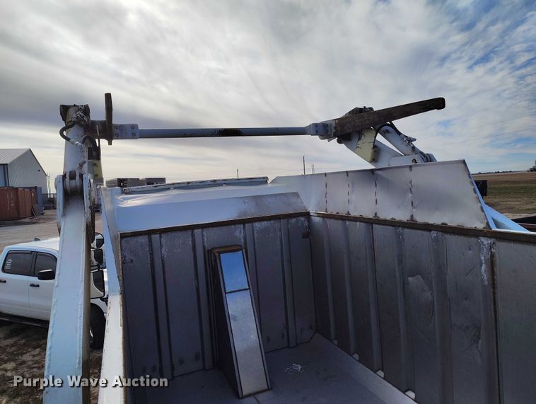 image for item IP9745 2017 Kenworth K370 refuse truck