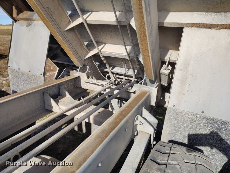 image for item IP9745 2017 Kenworth K370 refuse truck