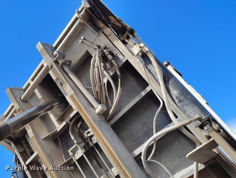 image for item IP9745 2017 Kenworth K370 refuse truck