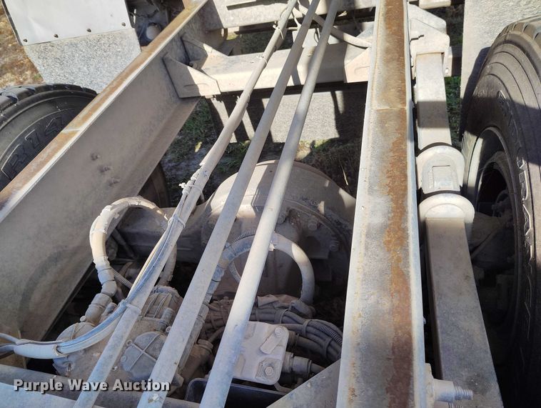 image for item IP9745 2017 Kenworth K370 refuse truck