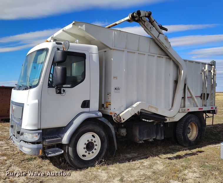 image for item IP9745 2017 Kenworth K370 refuse truck