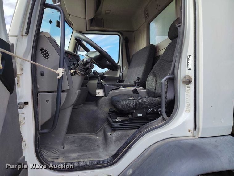 image for item IP9745 2017 Kenworth K370 refuse truck