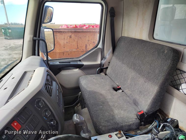 image for item IP9745 2017 Kenworth K370 refuse truck