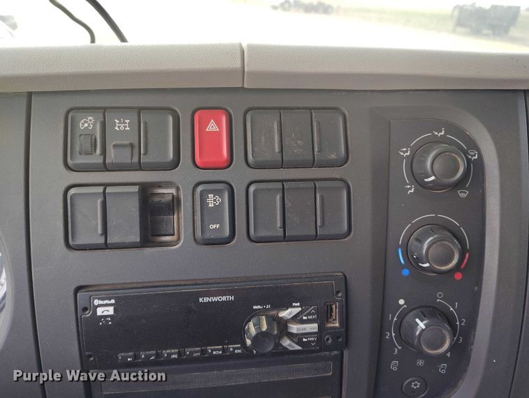 image for item IP9745 2017 Kenworth K370 refuse truck