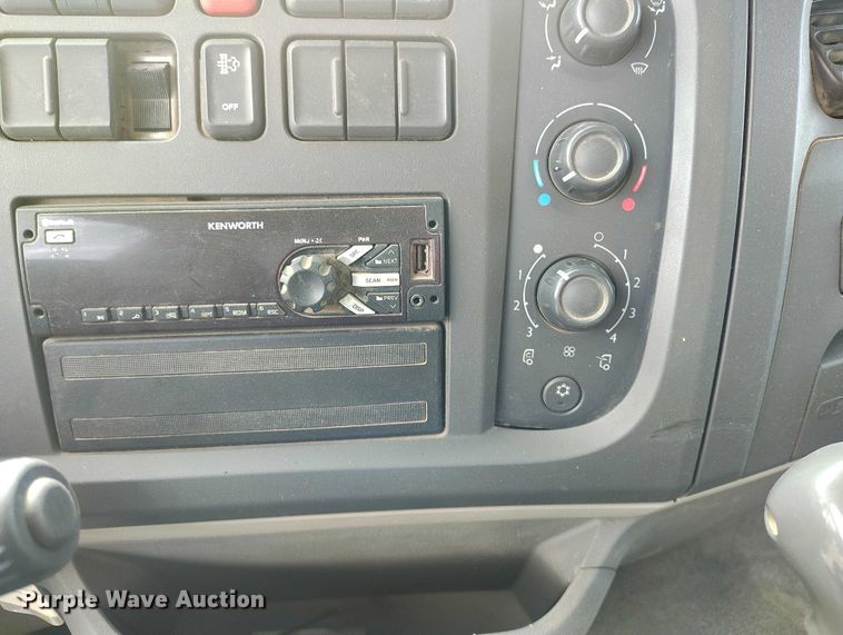 image for item IP9745 2017 Kenworth K370 refuse truck