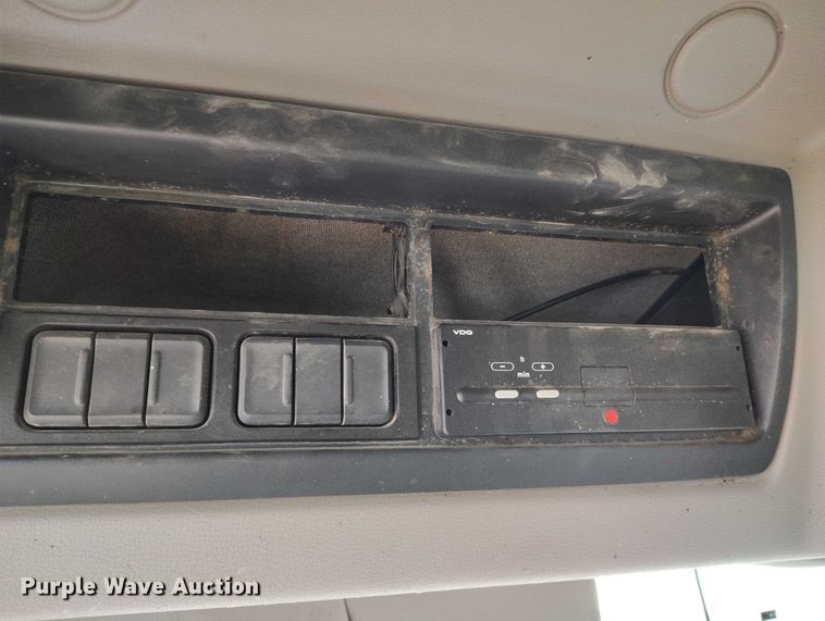 image for item IP9745 2017 Kenworth K370 refuse truck