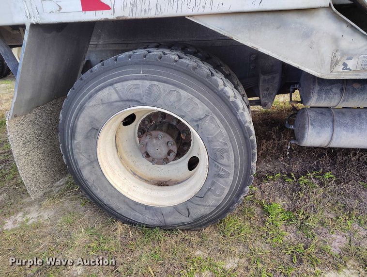 image for item IP9745 2017 Kenworth K370 refuse truck