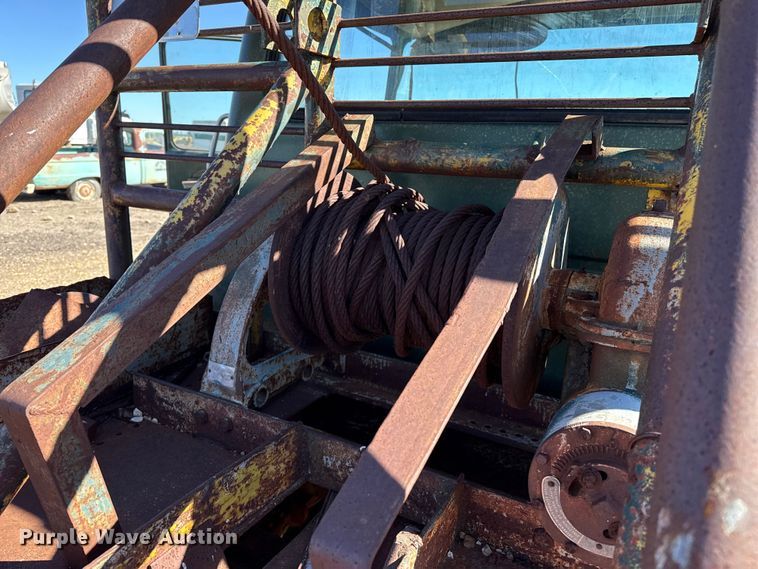 image for item JJ9948 1971 International Loadstar 1800 winch truck