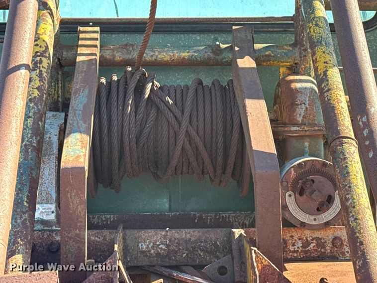 image for item JJ9948 1971 International Loadstar 1800 winch truck