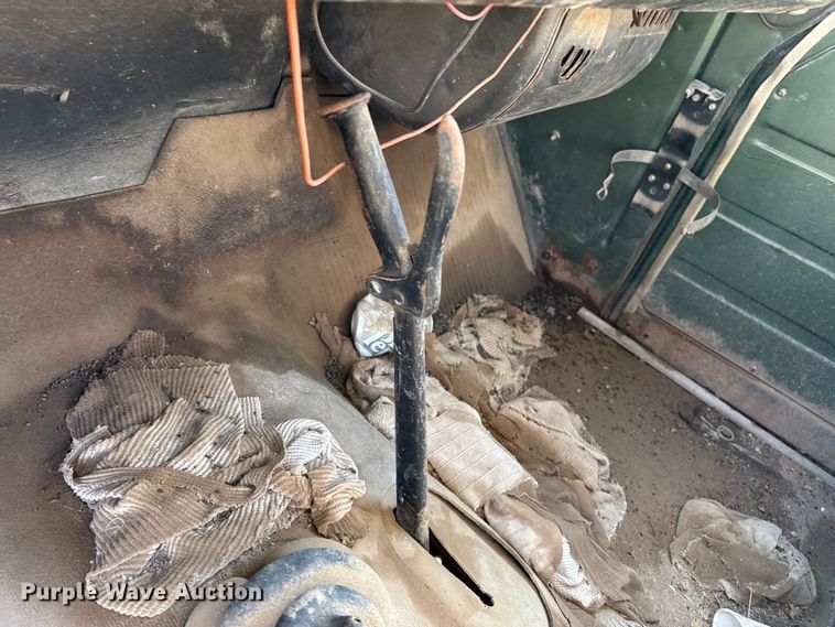 image for item JJ9948 1971 International Loadstar 1800 winch truck