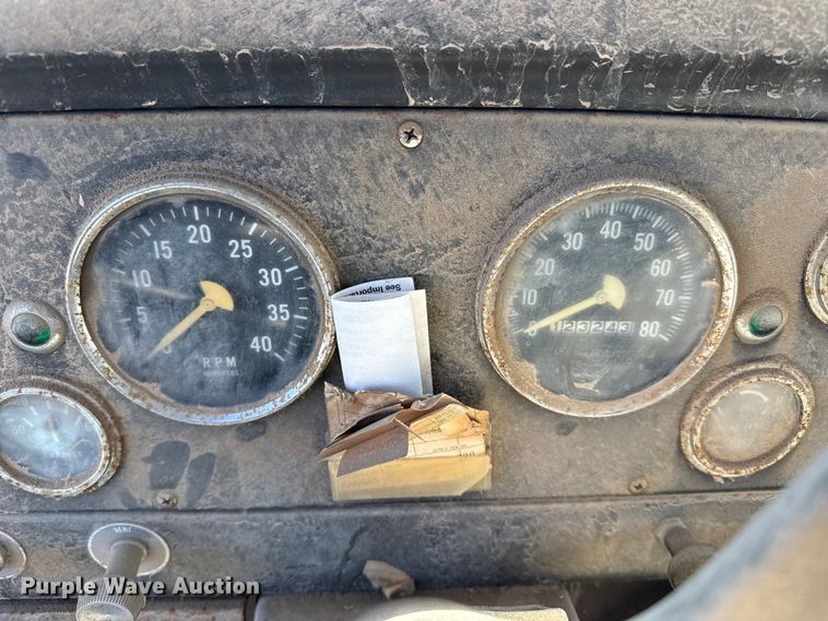 image for item JJ9948 1971 International Loadstar 1800 winch truck