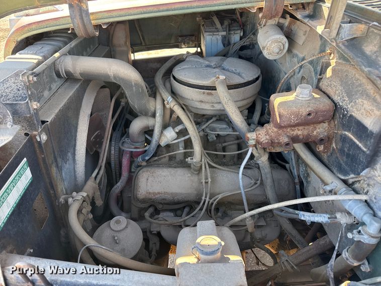 image for item JJ9948 1971 International Loadstar 1800 winch truck