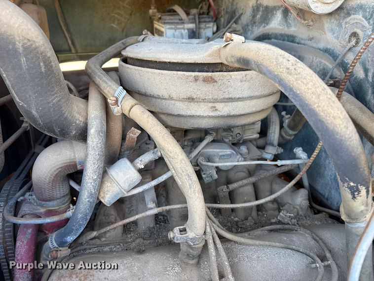 image for item JJ9948 1971 International Loadstar 1800 winch truck