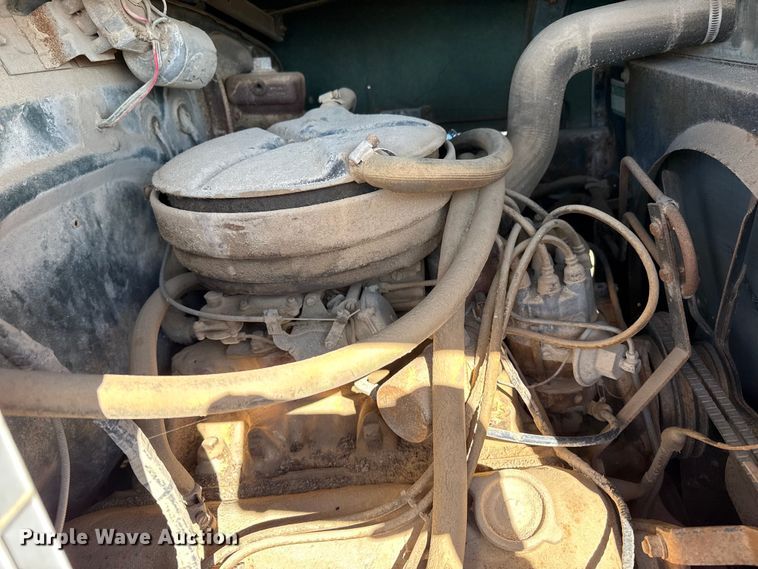 image for item JJ9948 1971 International Loadstar 1800 winch truck