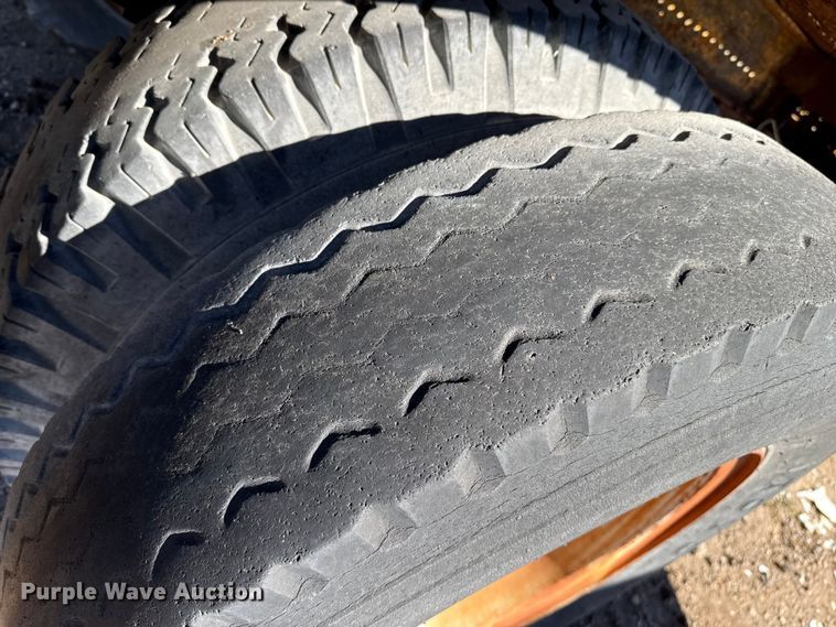 image for item JJ9948 1971 International Loadstar 1800 winch truck