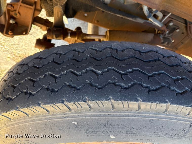 image for item JJ9948 1971 International Loadstar 1800 winch truck