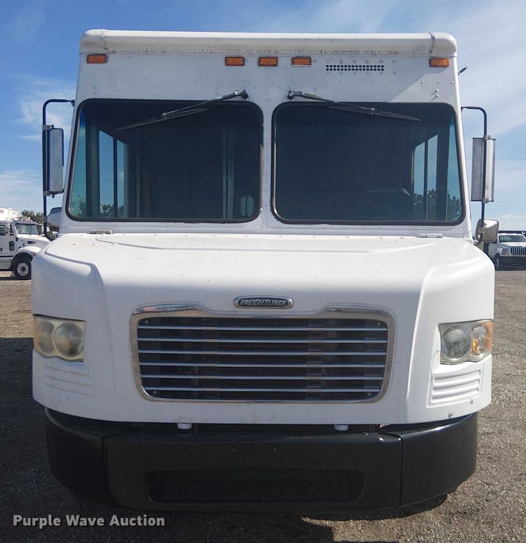image for item KB9540 2007 Freightliner MT45 delivery truck