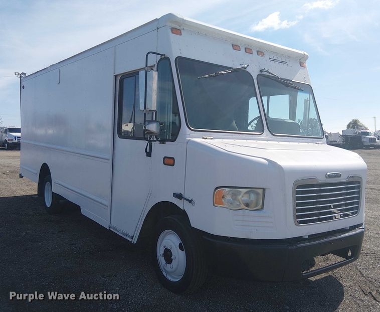 image for item KB9540 2007 Freightliner MT45 delivery truck