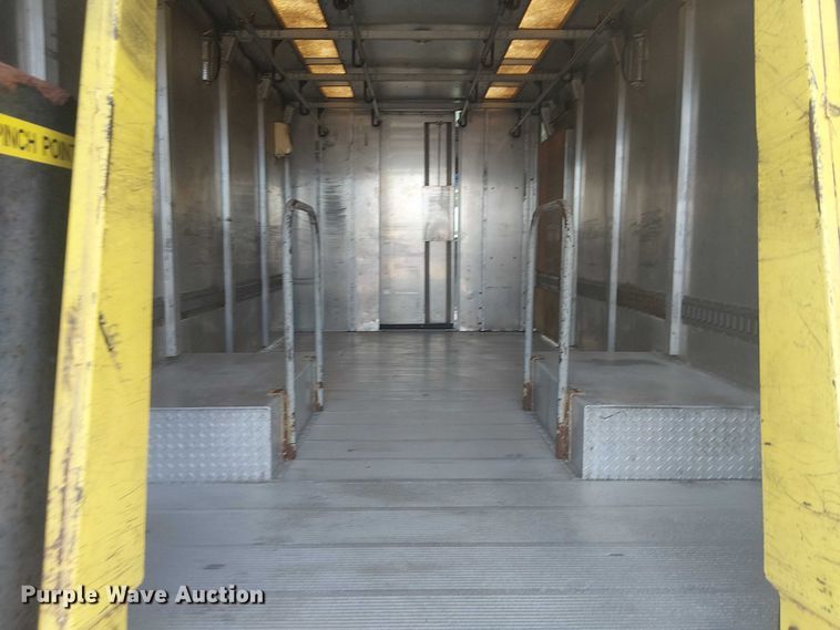 image for item KB9540 2007 Freightliner MT45 delivery truck