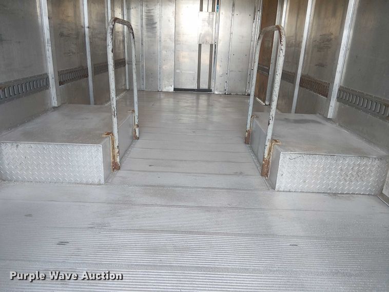 image for item KB9540 2007 Freightliner MT45 delivery truck