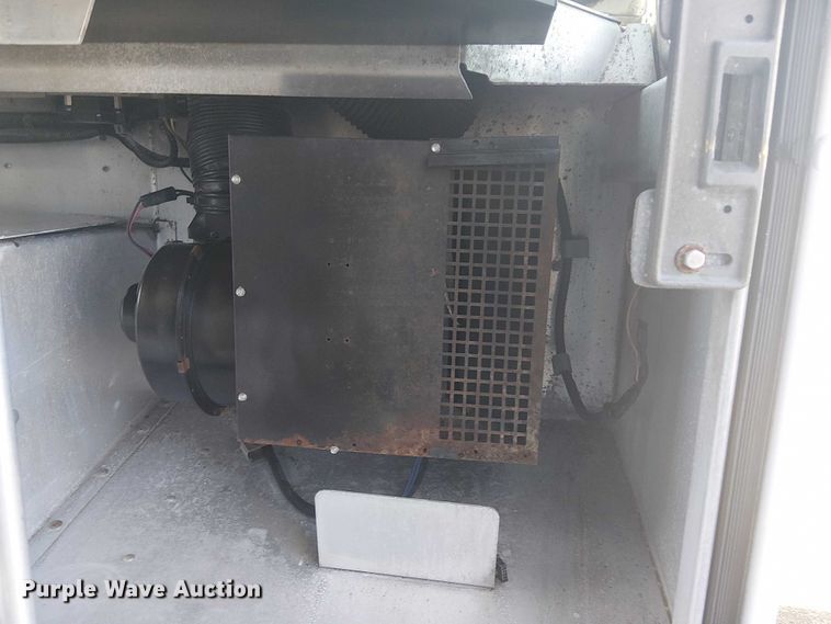 image for item KB9540 2007 Freightliner MT45 delivery truck