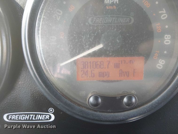 image for item KB9540 2007 Freightliner MT45 delivery truck