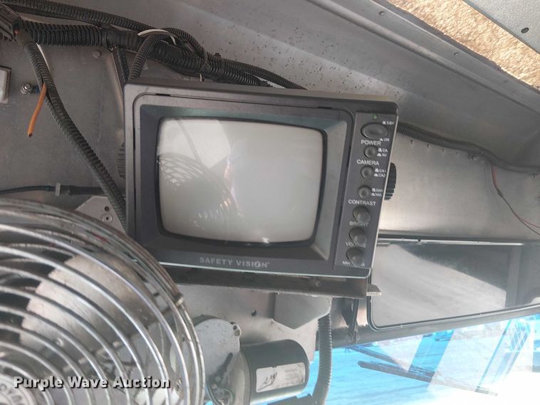 image for item KB9540 2007 Freightliner MT45 delivery truck