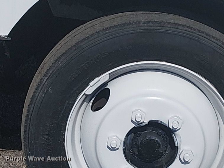 image for item KB9540 2007 Freightliner MT45 delivery truck