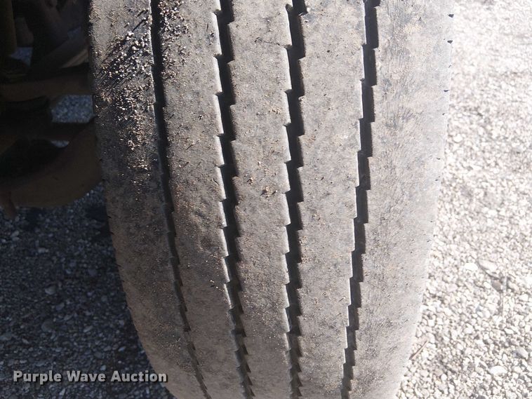 image for item KB9540 2007 Freightliner MT45 delivery truck