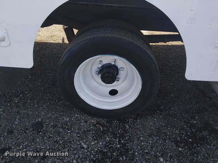 image for item KB9540 2007 Freightliner MT45 delivery truck