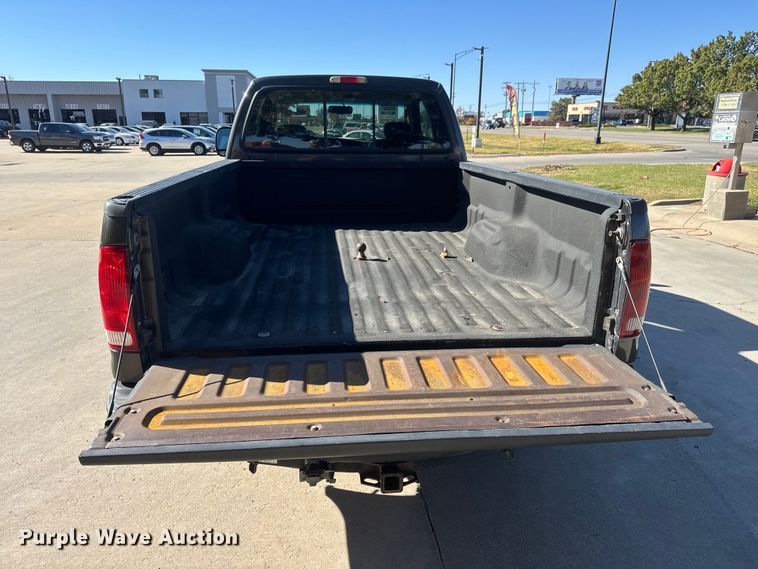 image for item NA9839 2006 Ford F250 Super Duty SuperCab pickup truck