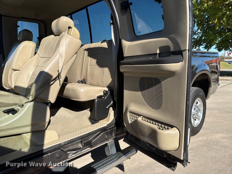 image for item NA9839 2006 Ford F250 Super Duty SuperCab pickup truck