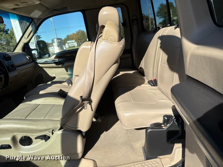 image for item NA9839 2006 Ford F250 Super Duty SuperCab pickup truck