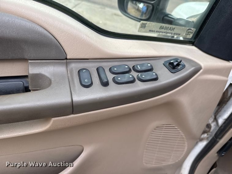 image for item NA9848 2001 Ford Excursion SUV