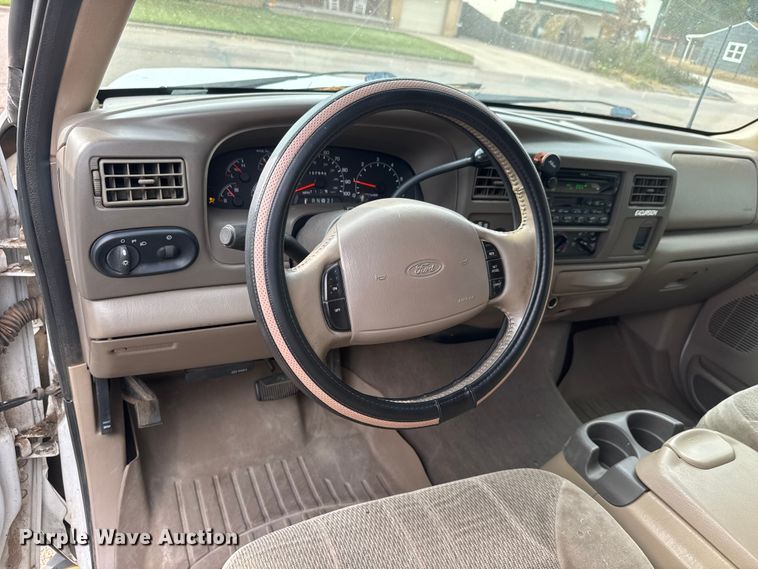 image for item NA9848 2001 Ford Excursion SUV