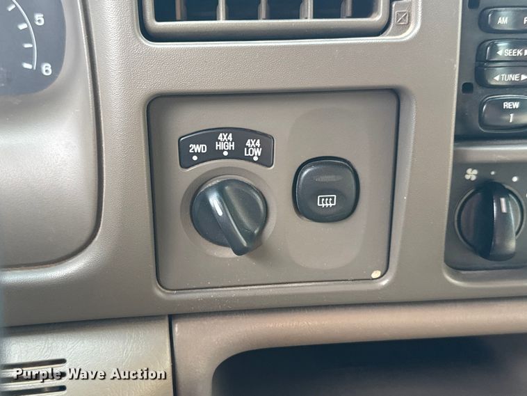 image for item NA9848 2001 Ford Excursion SUV