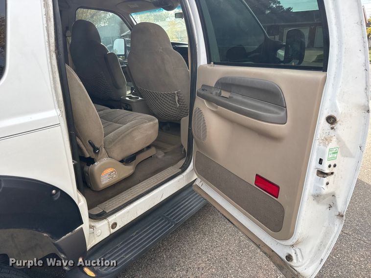 image for item NA9848 2001 Ford Excursion SUV