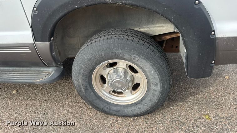 image for item NA9848 2001 Ford Excursion SUV