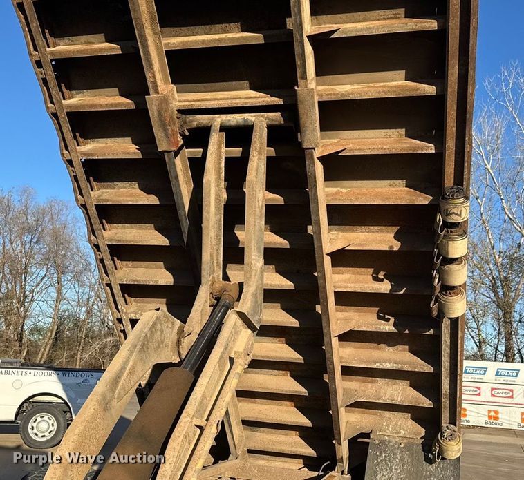 image for item NB9001 2005 Peterbilt 335 dump flatbed truck