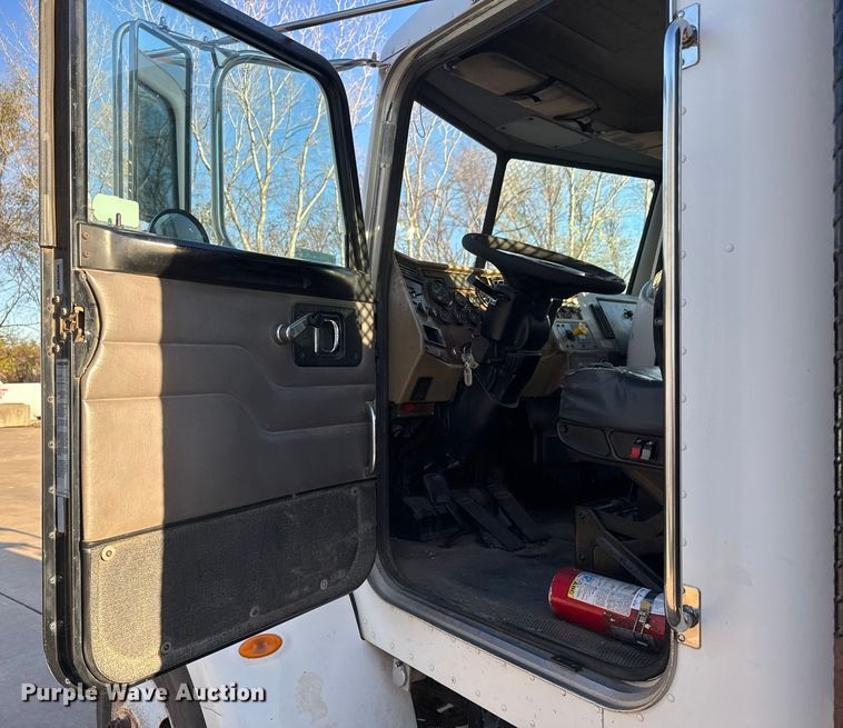 image for item NB9001 2005 Peterbilt 335 dump flatbed truck