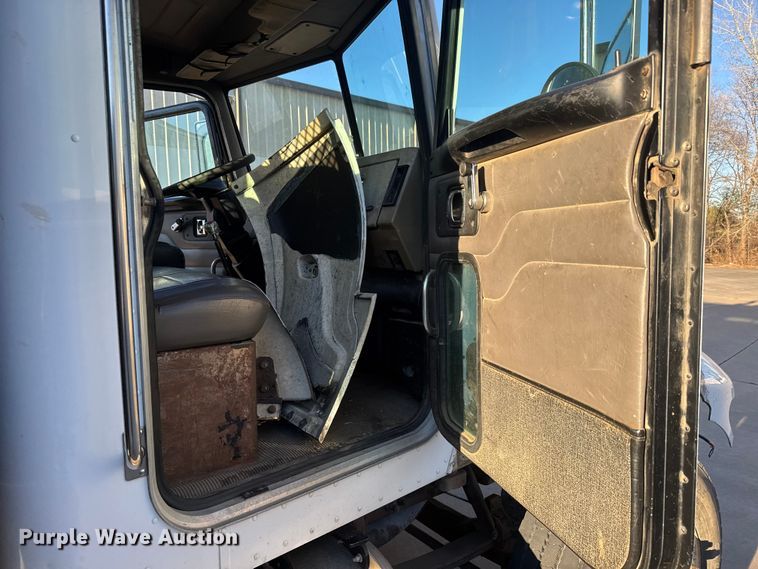 image for item NB9001 2005 Peterbilt 335 dump flatbed truck