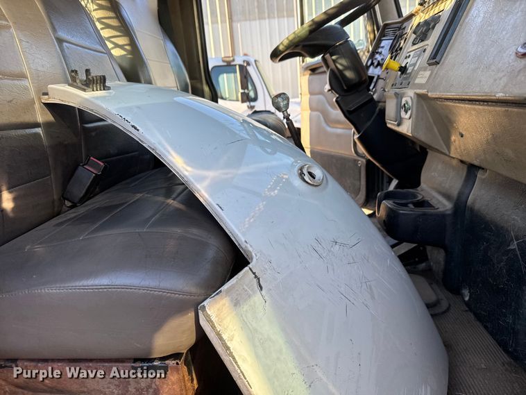 image for item NB9001 2005 Peterbilt 335 dump flatbed truck