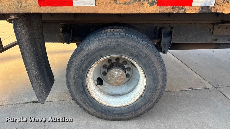 image for item NB9001 2005 Peterbilt 335 dump flatbed truck